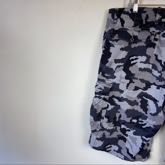 ❗️Levi’s Camouflaged Cargo shorts - Picture 6 of 11